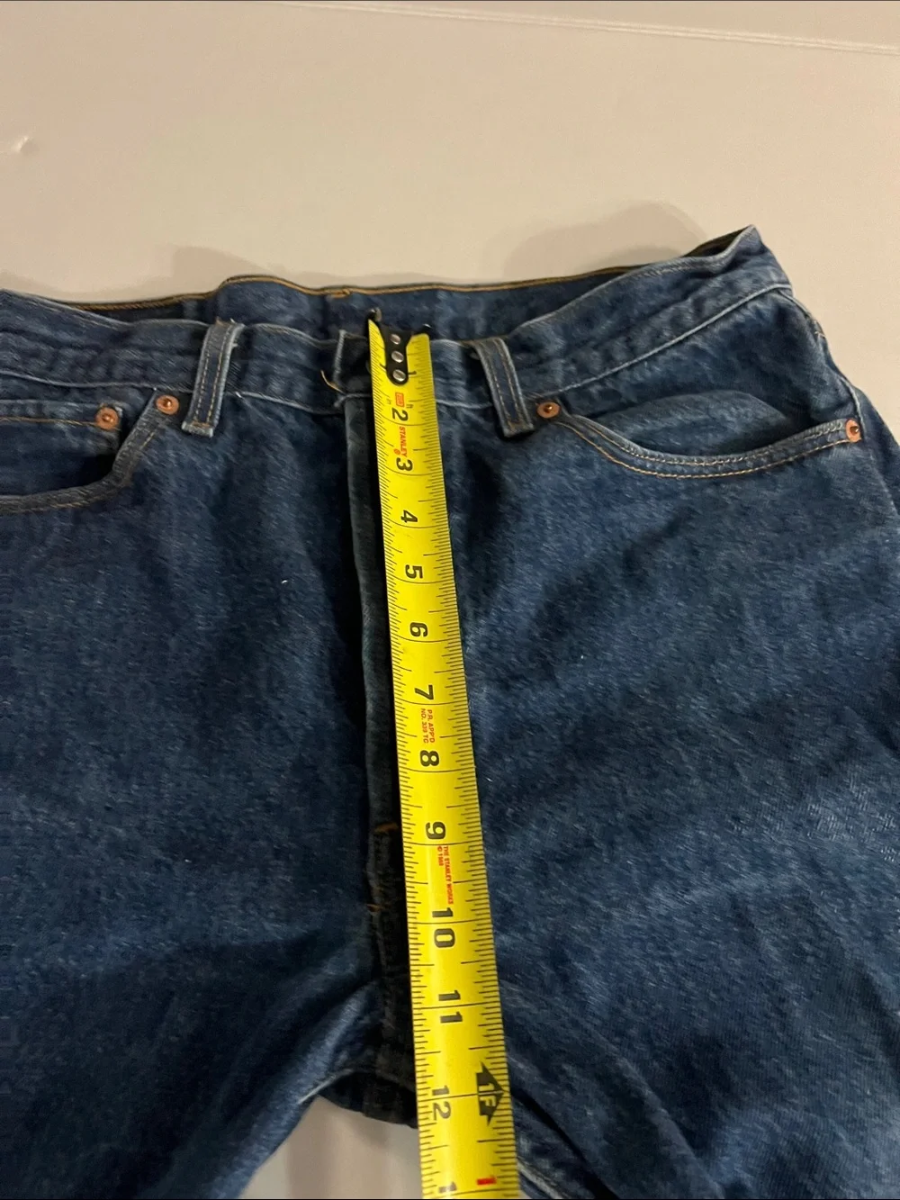 90's VINTAGE LEVI'S 501xx MADE IN USA STRAIGHT LEG DARK WASH BUTTON FLY JEANS